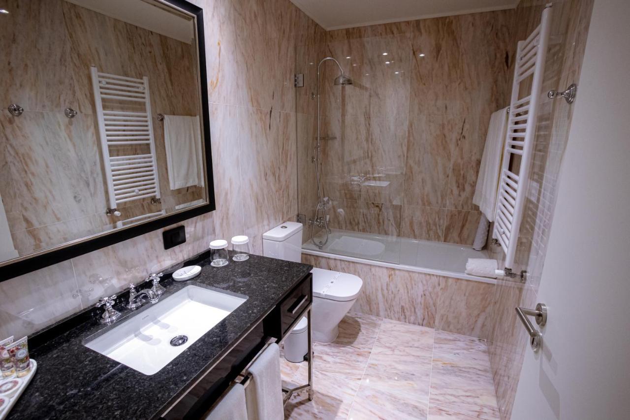 Solar Do Requeijo By Luna Hotels & Resorts Arcos de Valdevez Exterior photo Bathroom