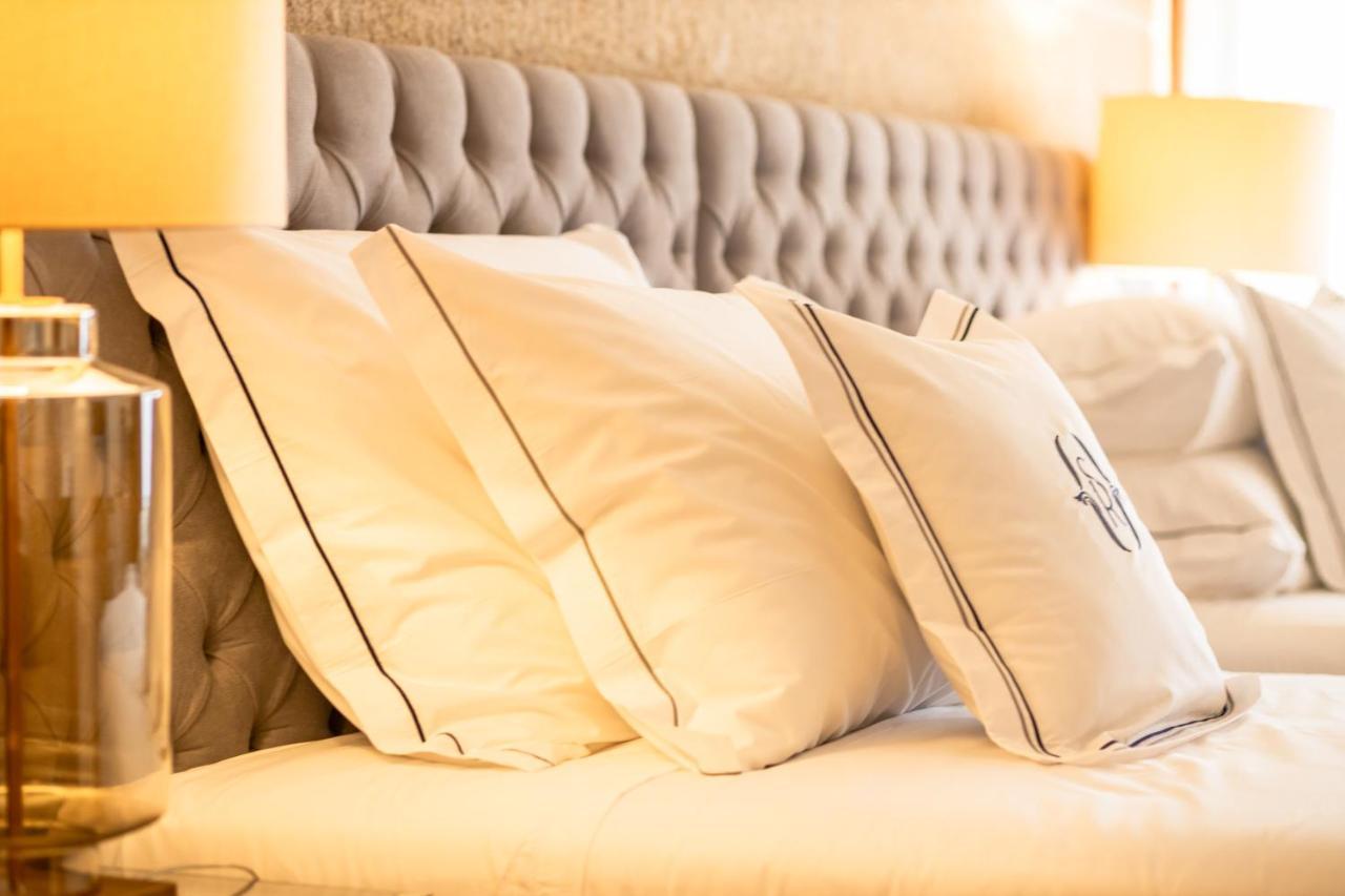 Solar Do Requeijo By Luna Hotels & Resorts Arcos de Valdevez Exterior photo Pillows on a bed