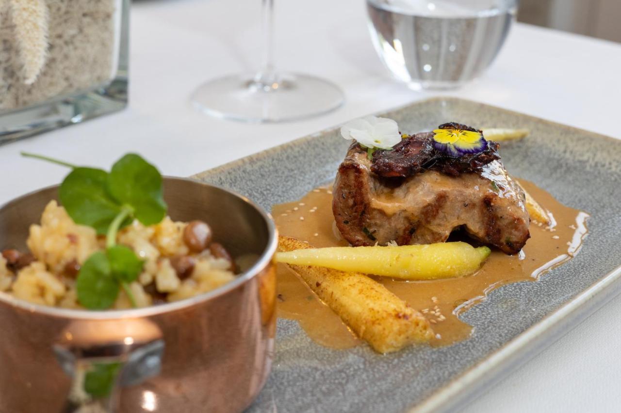 Solar Do Requeijo By Luna Hotels & Resorts Arcos de Valdevez Exterior photo A meal at the restaurant